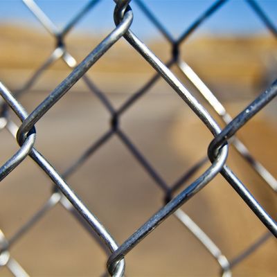 Le PVC a enduit le maillon de chaîne clôturant en vente la barrière galvanisée que de haute qualité du football de diamant a utilisé la barrière de maillon de chaîne de vente d'usine